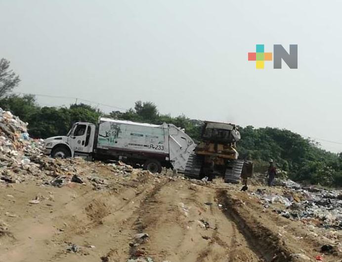 Retrasos en recolección de basura en Coatza se debe a unidades en mantenimiento