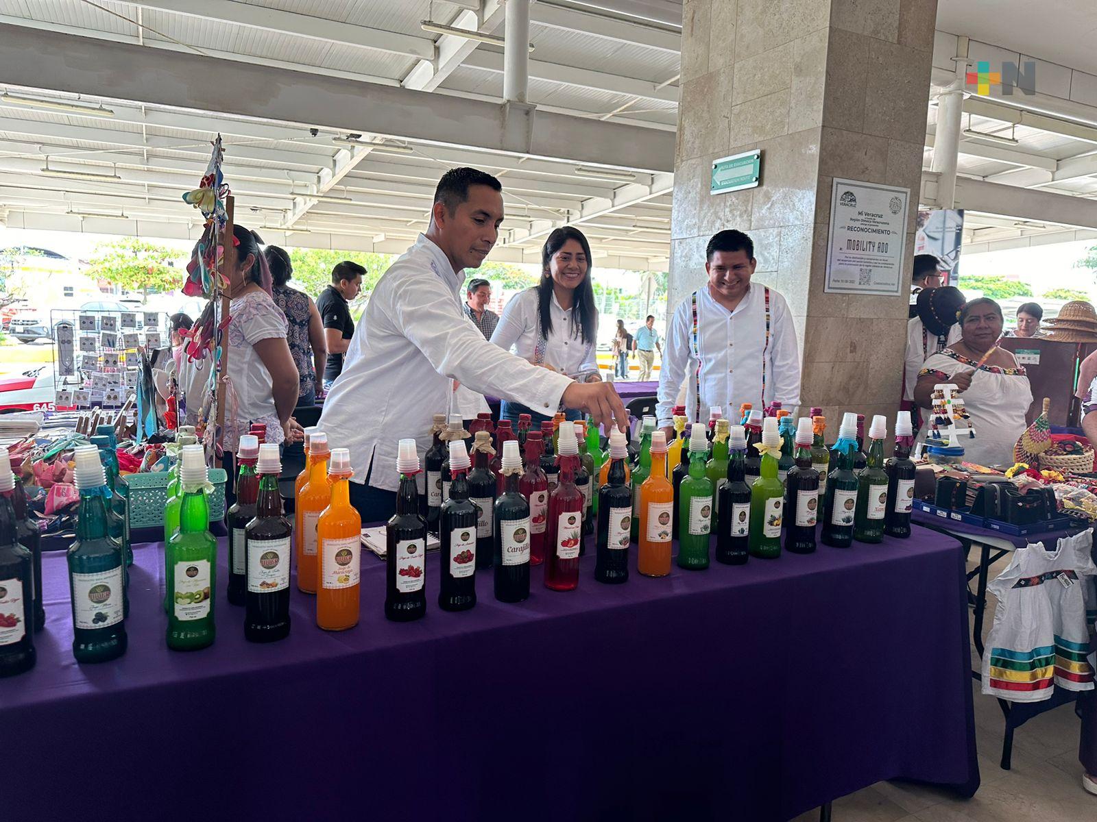 Realizan feria artesanal “Reencuentros del Sureste” en Coatzacoalcos