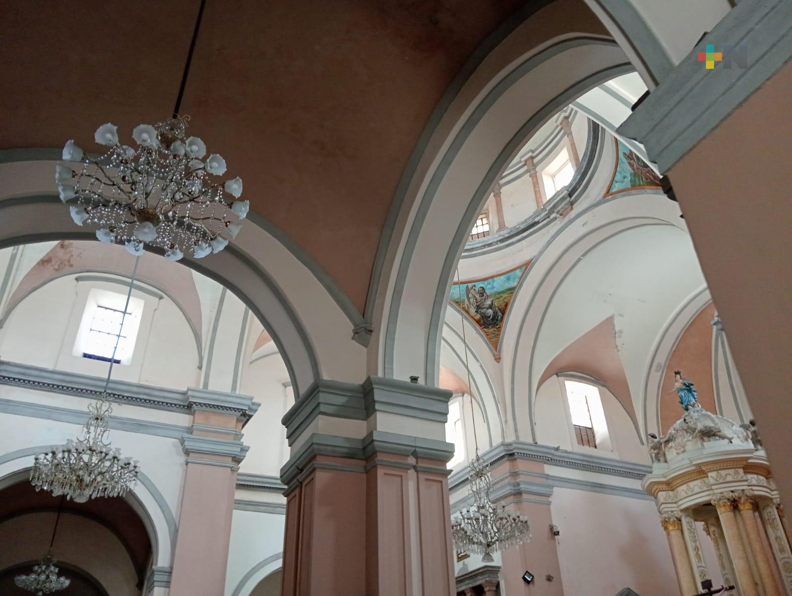 Pausan rehabilitación de catedral de Veracruz por lluvias