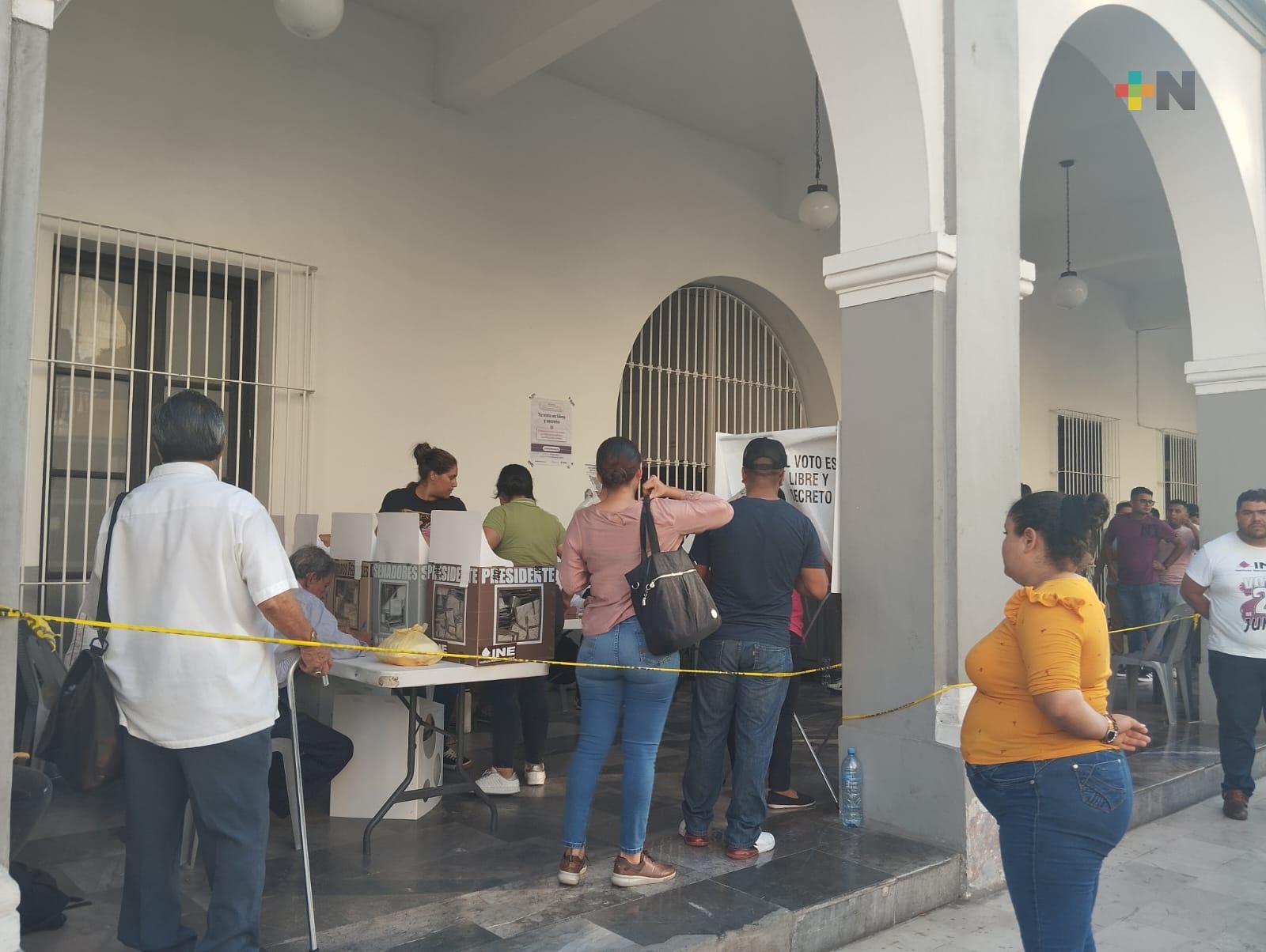 Ciudadanos inconformes por no poder votar en casilla especial
