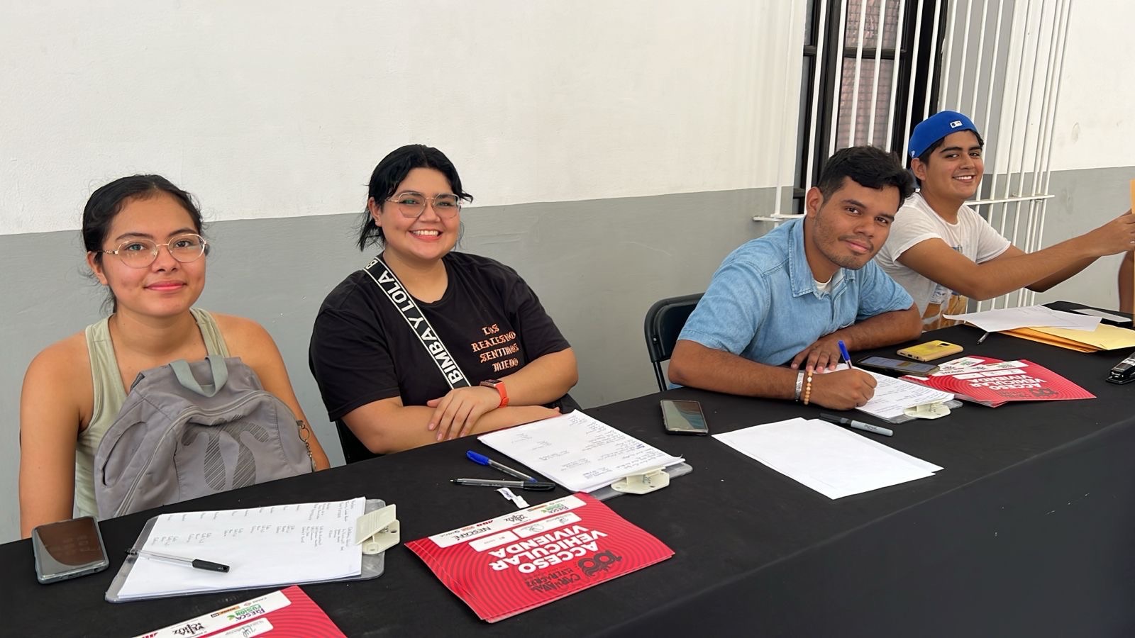 Inició entrega de accesos vehiculares a vecinos del bulevar Ávila Camacho