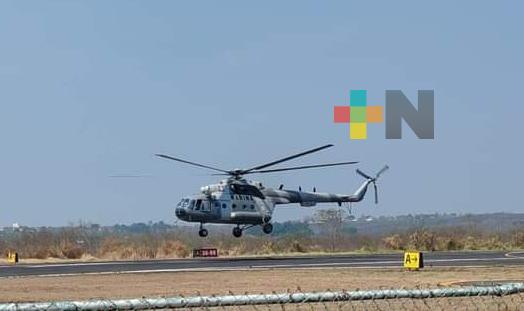 Helicóptero de la Marina se incorpora para combatir incendios en Tlacolulan