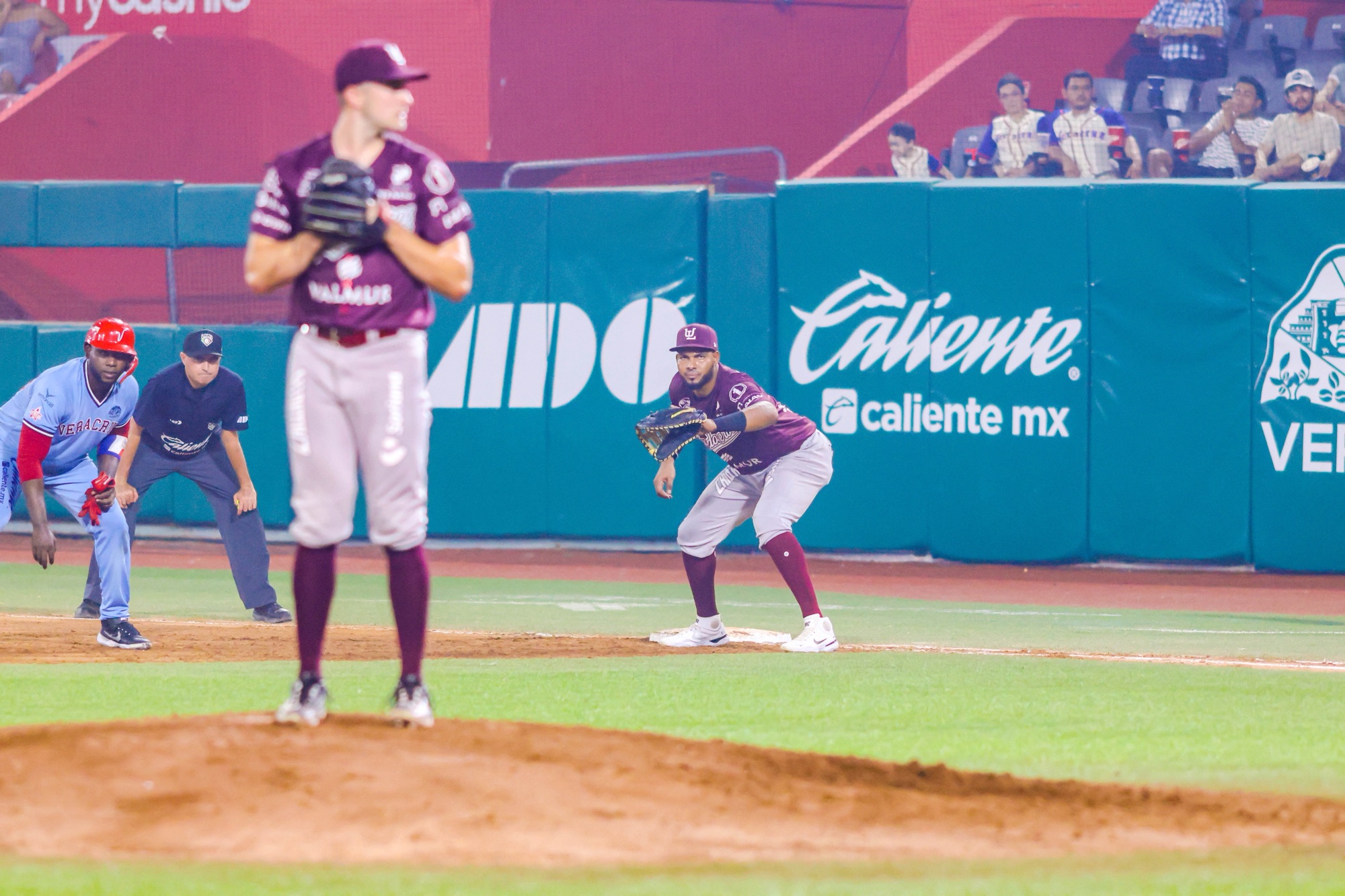 Unión Laguna vence por 6-2 a El Águila