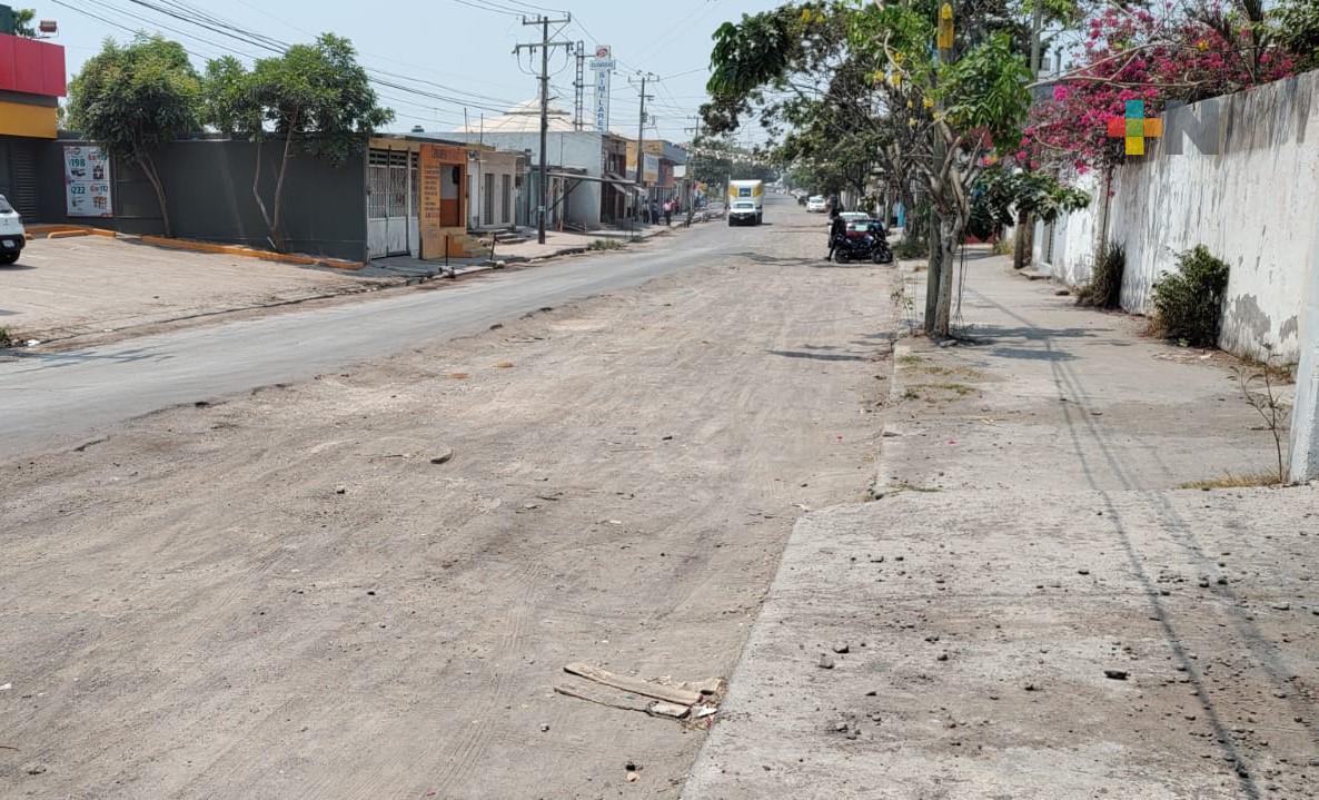 Denuncian rehabilitación inconclusa de la avenida Madre Selva en Veracruz puerto