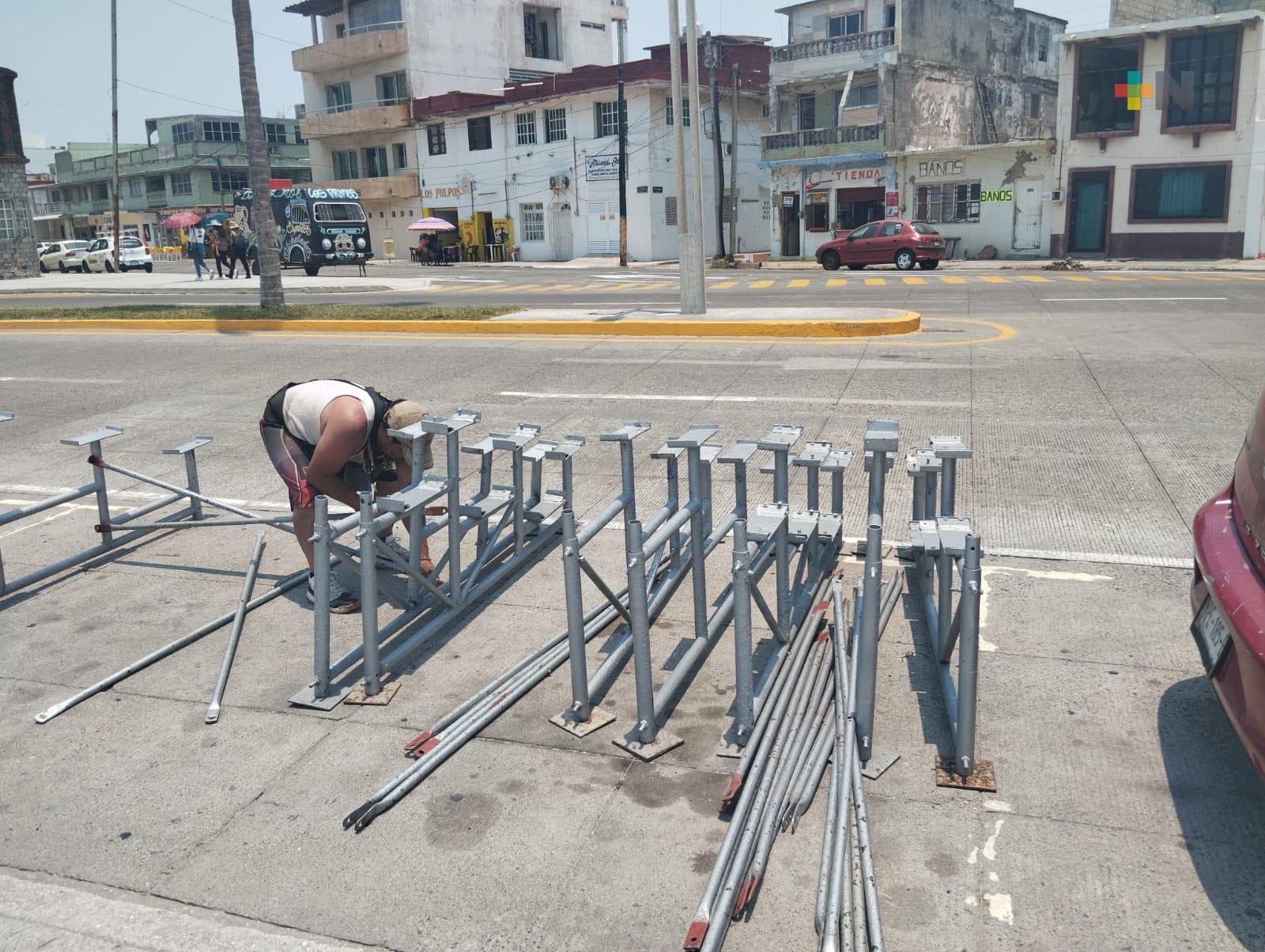 Comienza instalación de gradas para desfiles del Carnaval de Veracruz 2024