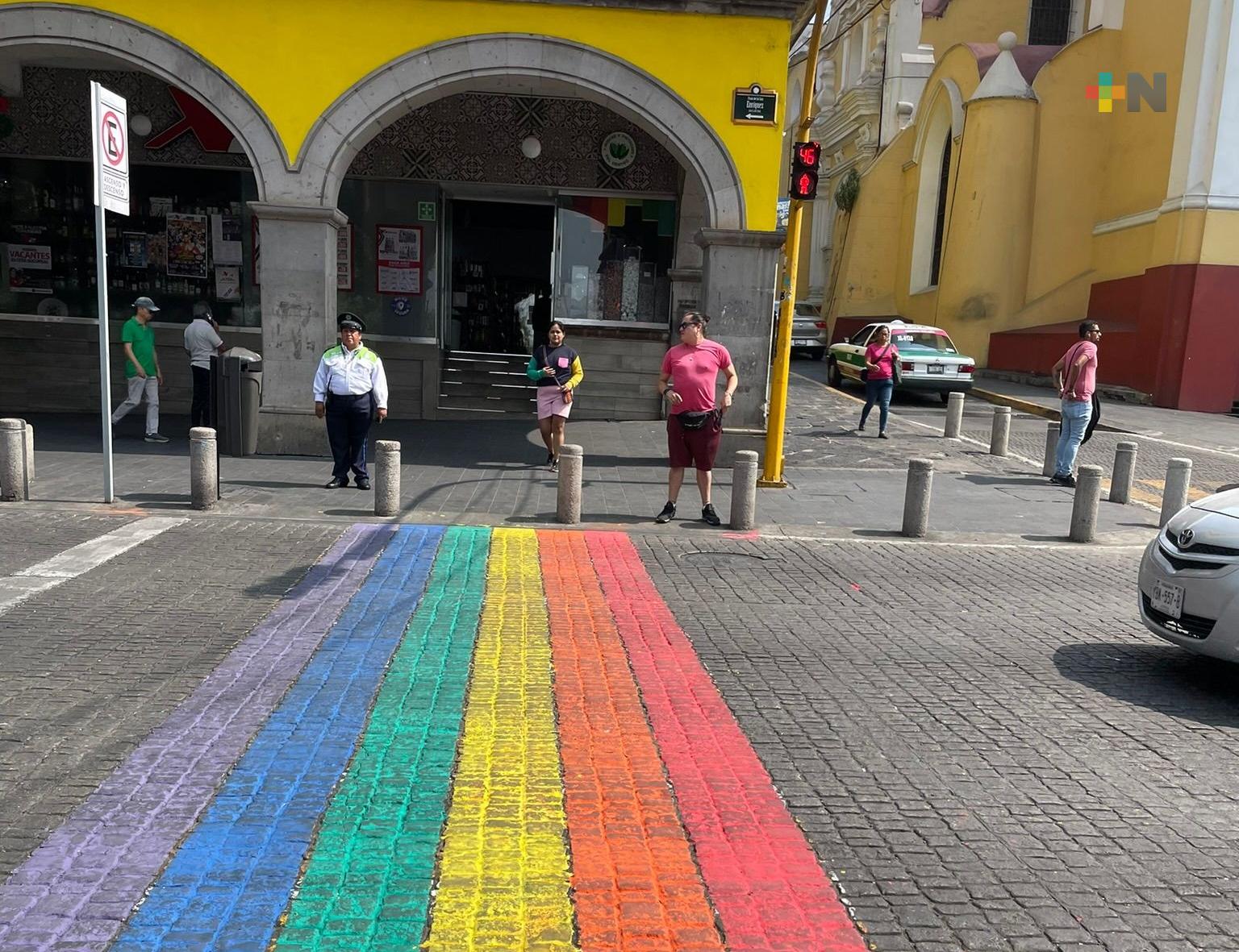 Paso peatonal busca concientizar sobre el respeto a comunidad LGBTIQ+