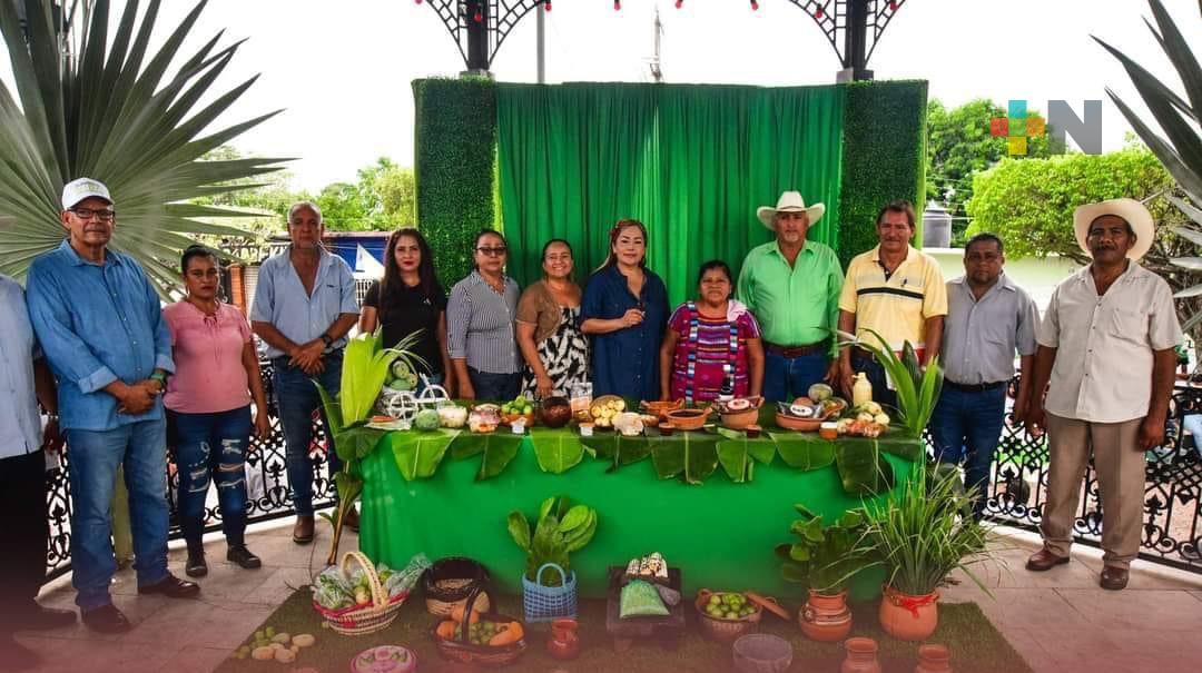 Gran convocatoria tuvo el Tianguis Campesino en Tres Valles