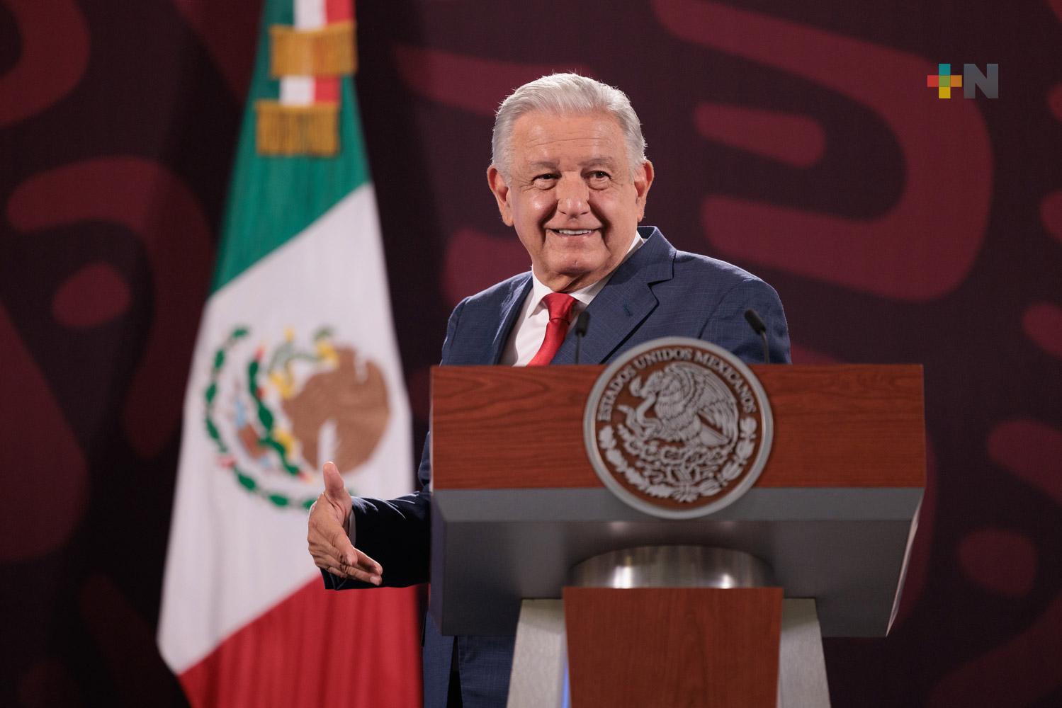 Combate a la corrupción genera ahorros y permite distribución justa de la riqueza: AMLO