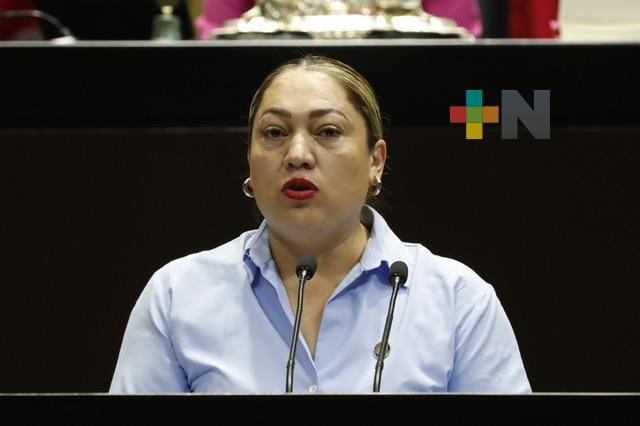 Piden incorporar a la Constitución jornada laboral de 5 días para trabajadores al servicio del Estado