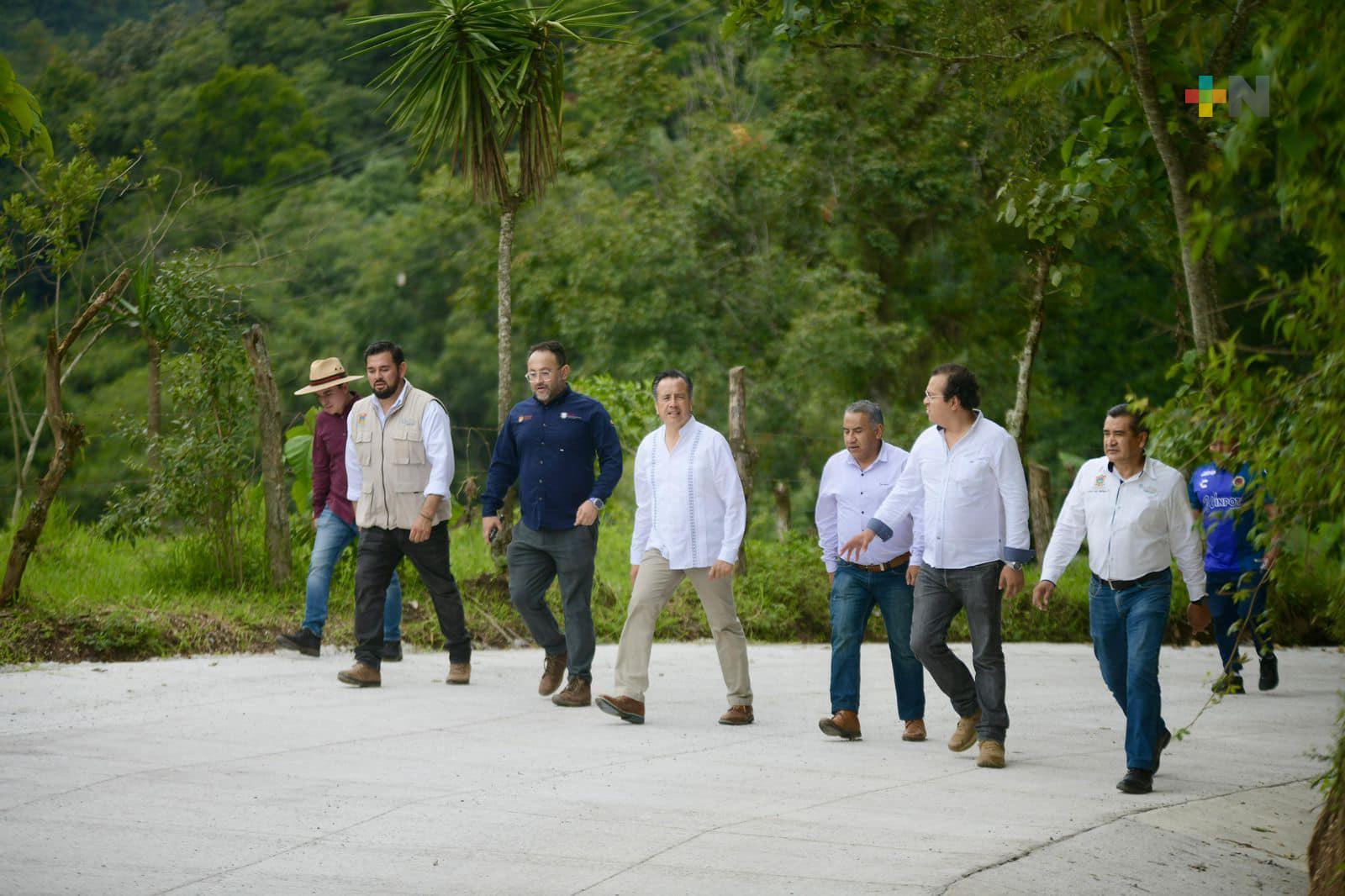 Cuitláhuac García supervisa pavimentación en concreto hidráulico en Jilotepec