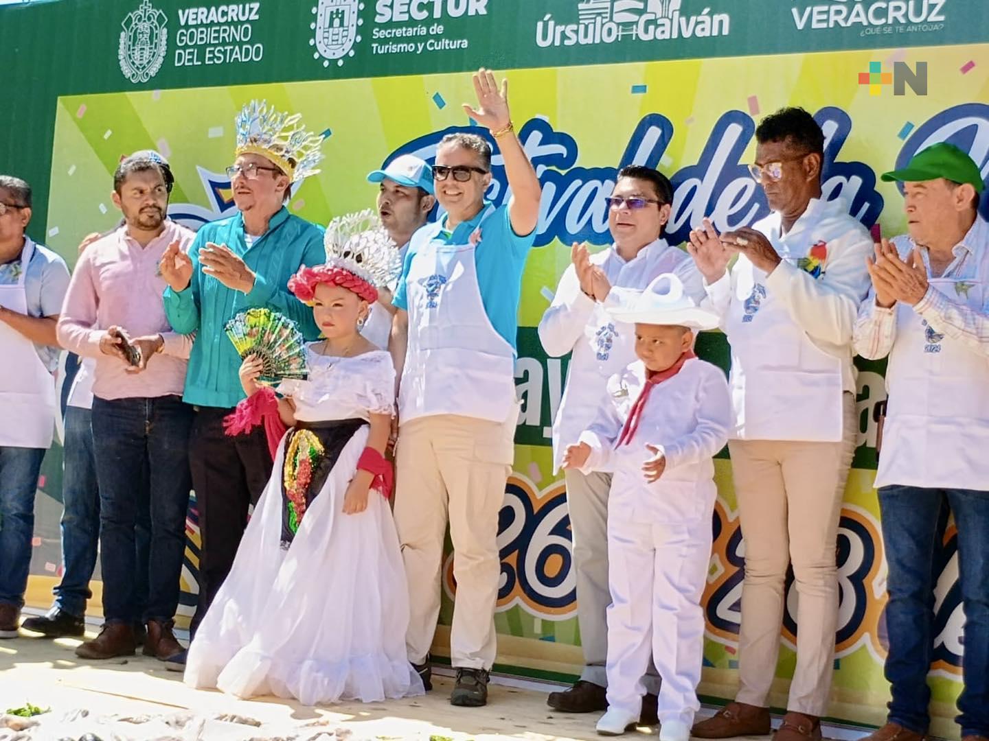 Iván Martínez inaugura el «Festival de la Mojarra más grande del mundo», en Chachalacas