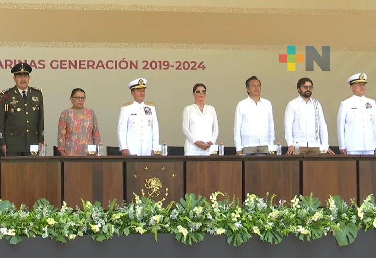 Realizan ceremonia de graduación de 166 guardiamarinas en Escuela Naval Militar