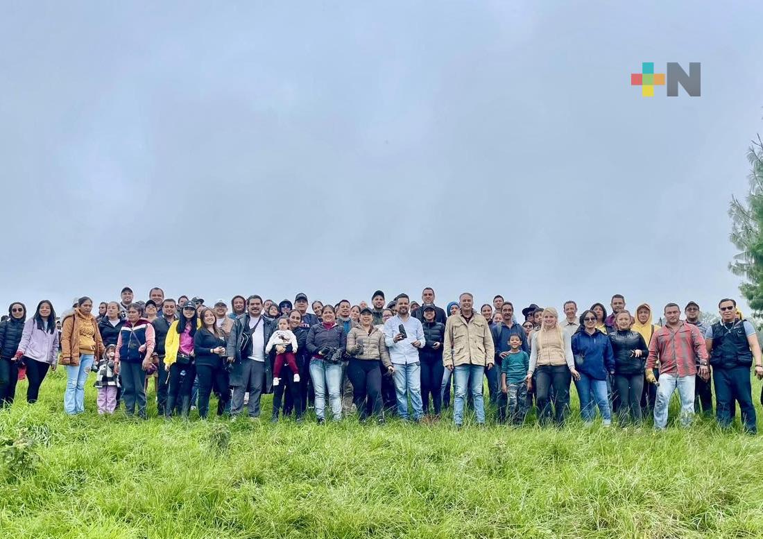 En Acajete, Sectur participó en «Fabriquemos Agua Reforestando»