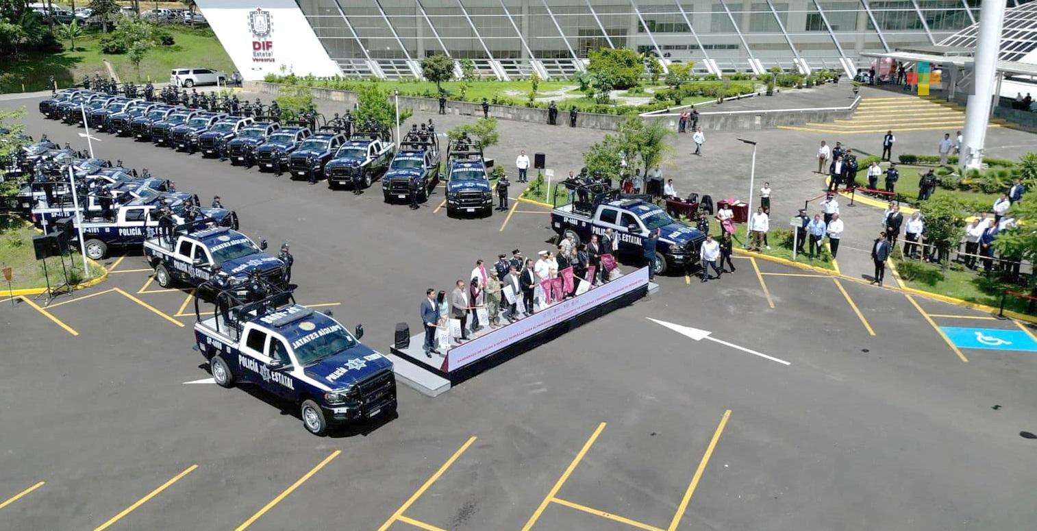 El IPAX asiste a entrega de nuevas patrullas del programa estatal de reforzamiento de seguridad