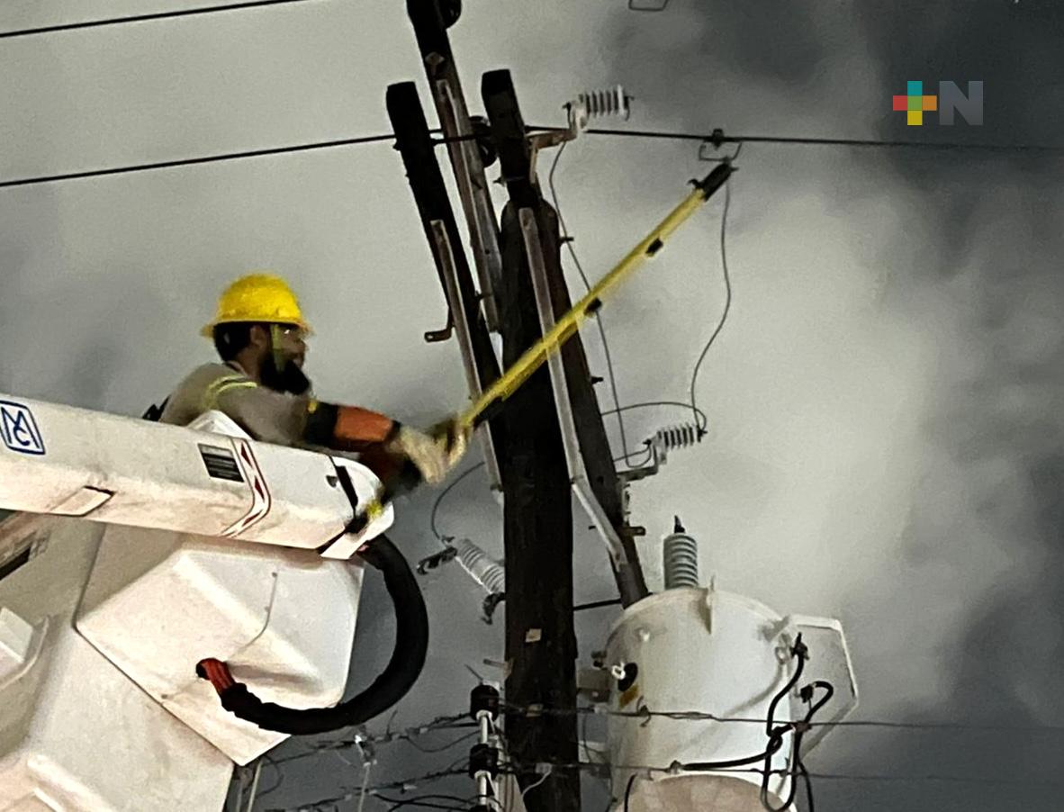 CFE preparada para atender afectaciones al suministro eléctrico en Veracruz por «Chris»