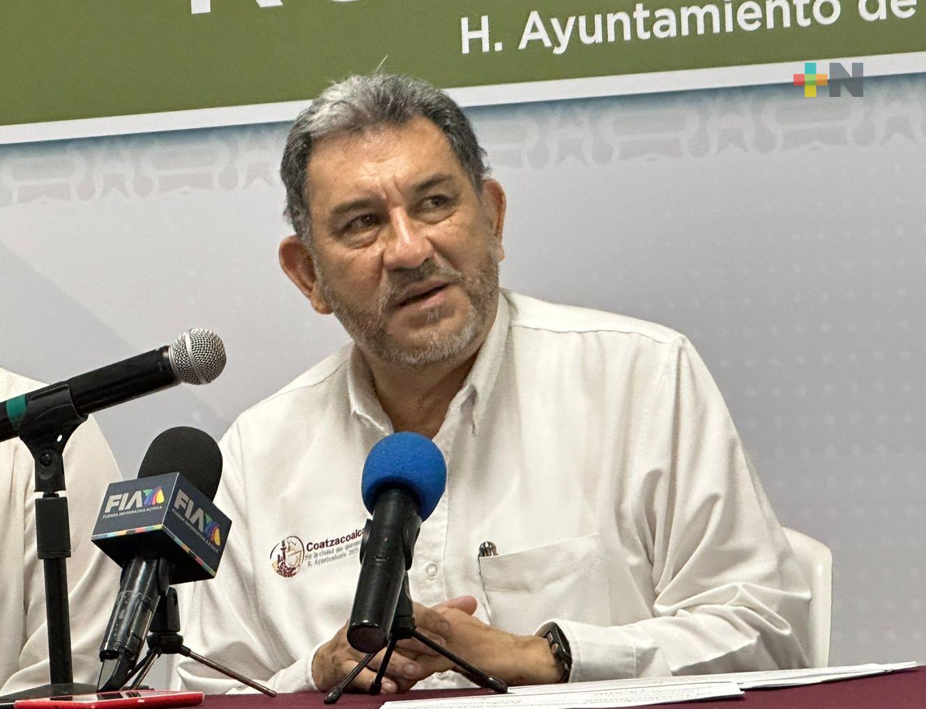 En Coatzacoalcos, 10 escuelas han recibido sus escrituras: Amado Malpica