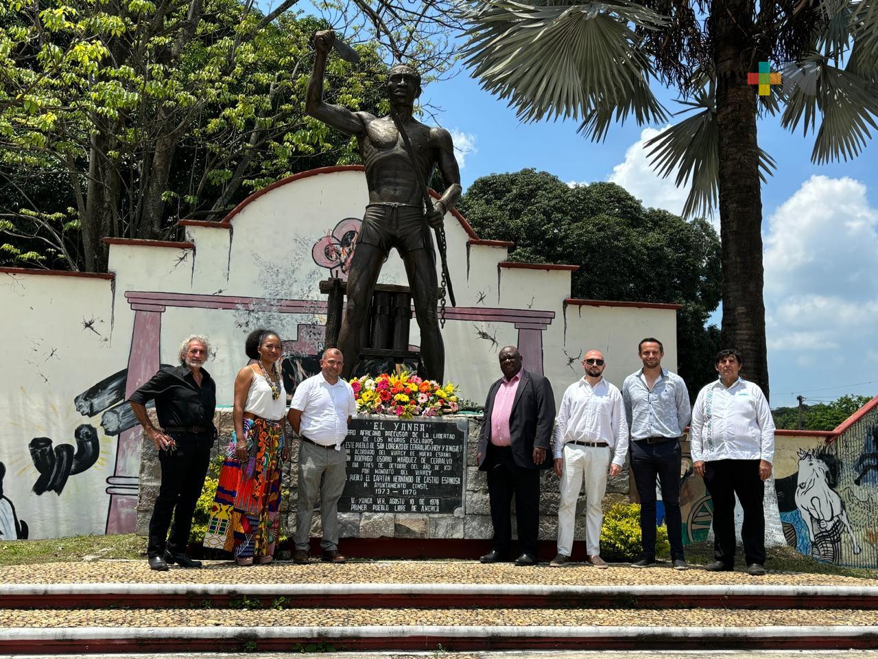 Delegación cultural de Gabón llega al municipio de Yanga