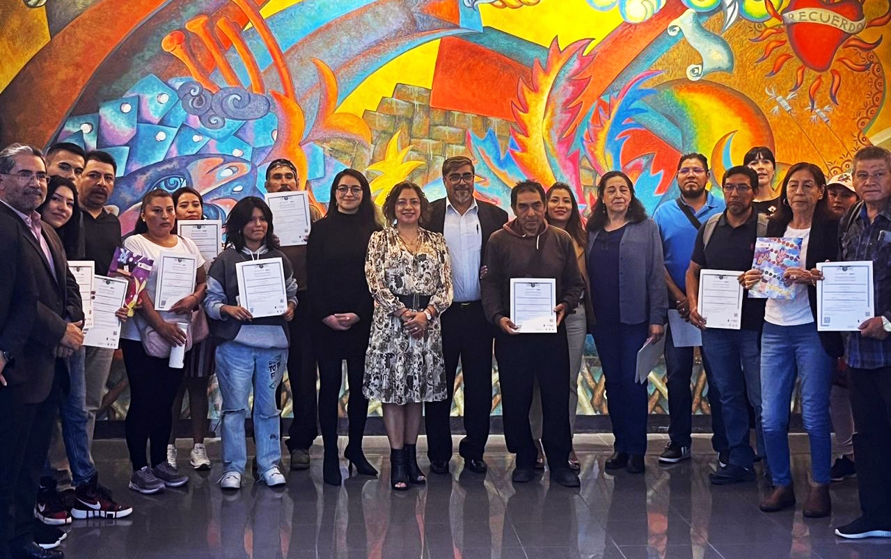 INEA certifica a más de 300 mil personas en alfabetización, primaria y secundaria: SEP