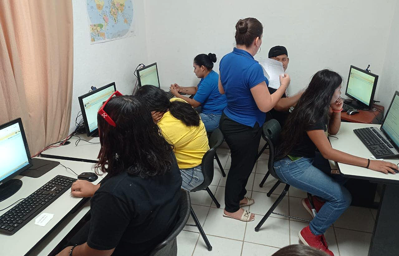 Incorpora INEA a más de 23 mil jóvenes y adultos a su oferta educativa
