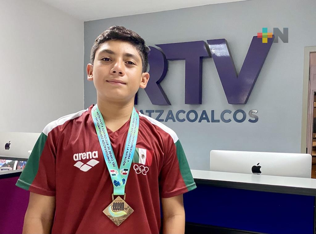 Víctor Amador, nadador de Coatza destacó por México en el CCCAN 2024