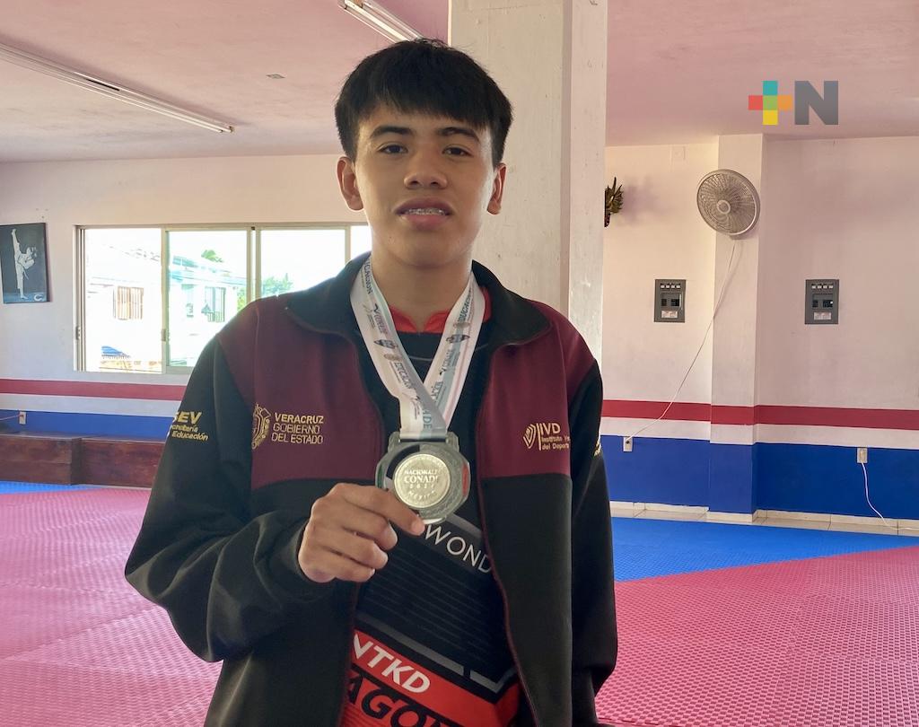 Fabián Villegas ganó plata para Veracruz en taekwondo de los Nacionales Conade 2024