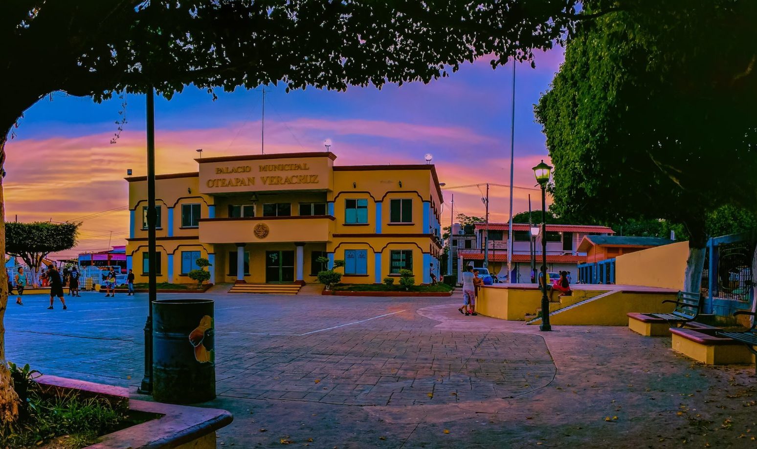 DIF estatal y Oteapan implementarán programas para familias en extrema pobreza