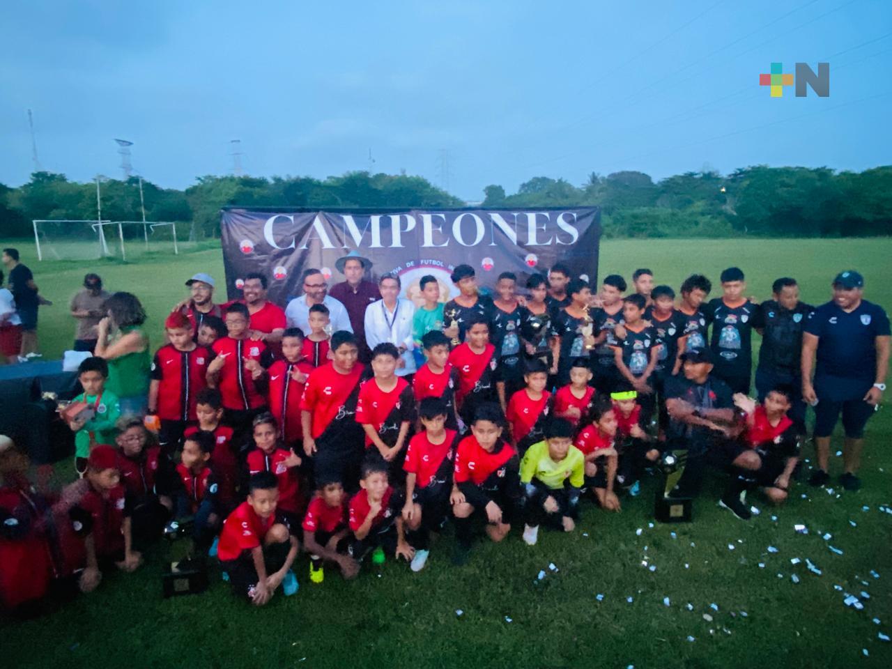 Premian a lo mejor de la Liga Formativa «Pirata» Fuente