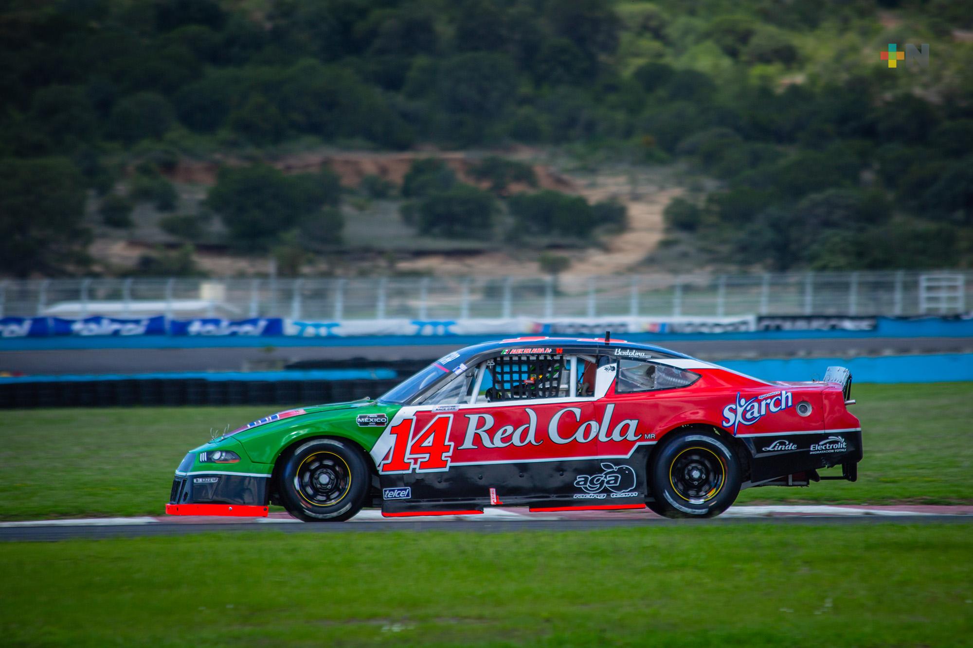 «Pole» para Alex de Alba Jr. en NASCAR México y Eloy Sebastian en Challenge