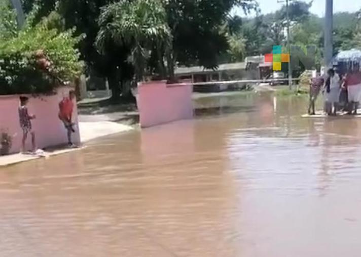 Crecida del río Jamapa genera calles inundadas en el municipio