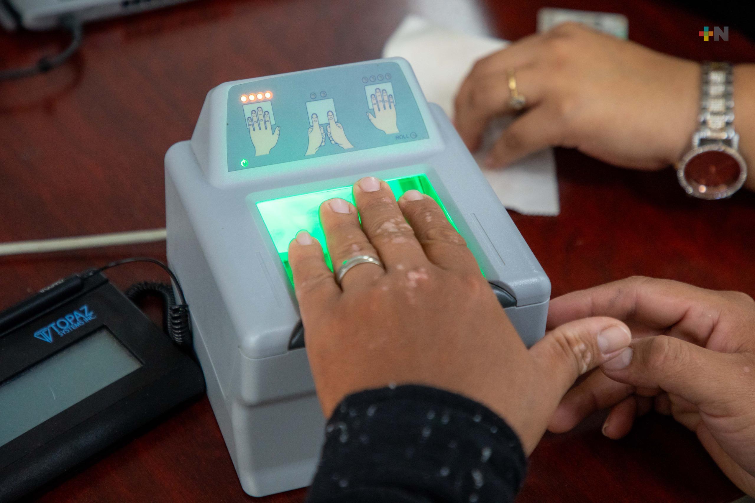 En Xalapa invita Registro Civil a toma de datos biométricos