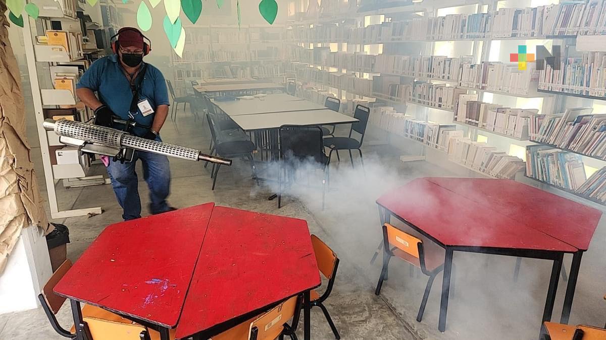 Desinfectan centros de lectura en Coatzacoalcos