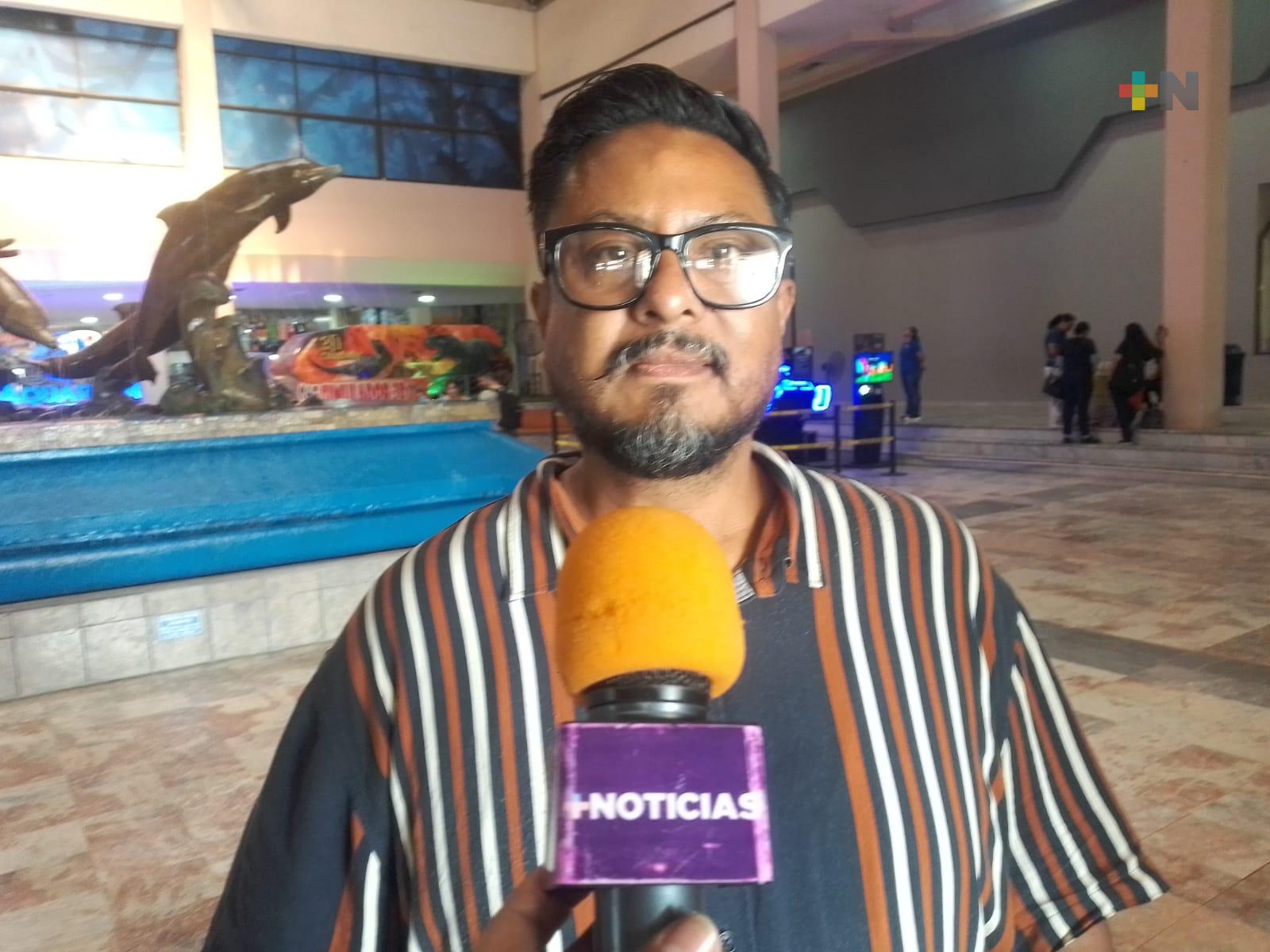 Mal tiempo no detuvo las actividades en plaza Acuario de Veracruz