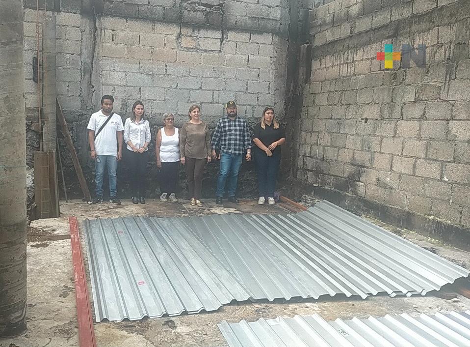 Entrega ayuntamiento de Córdoba apoyos a familias afectadas por las lluvias