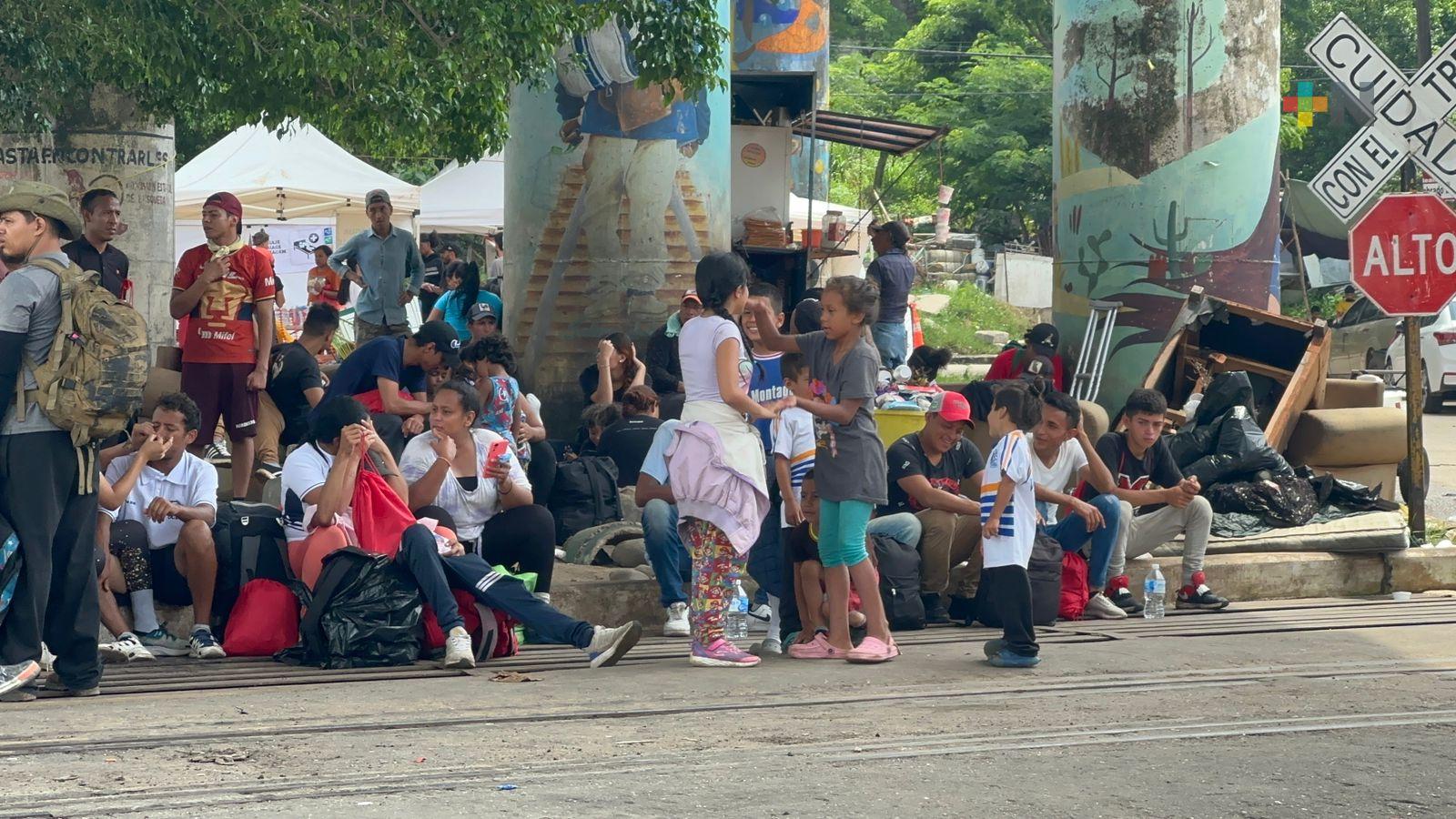 Migrantes varados en Coatzacoalcos; algunos buscan asilo