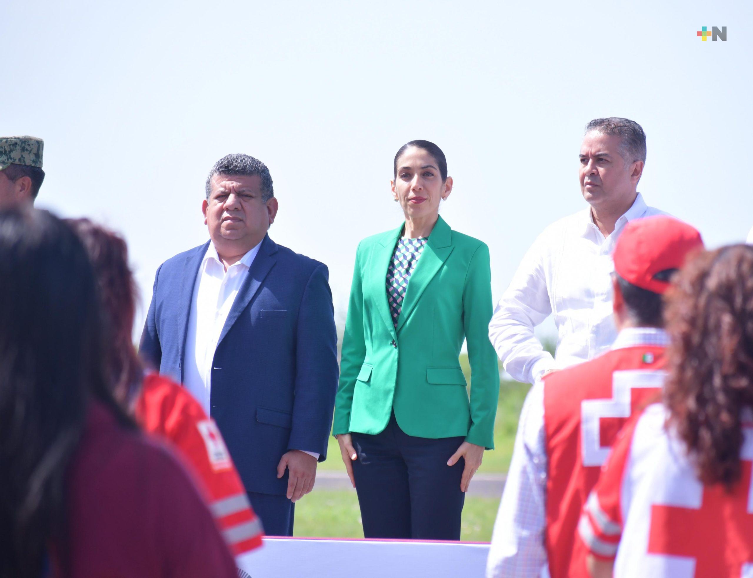 Fiscal general asiste al banderazo de inicio del operativo vacacional de verano