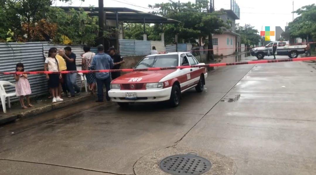 En Coatzacoalcos fallece hombre abordo de un taxi
