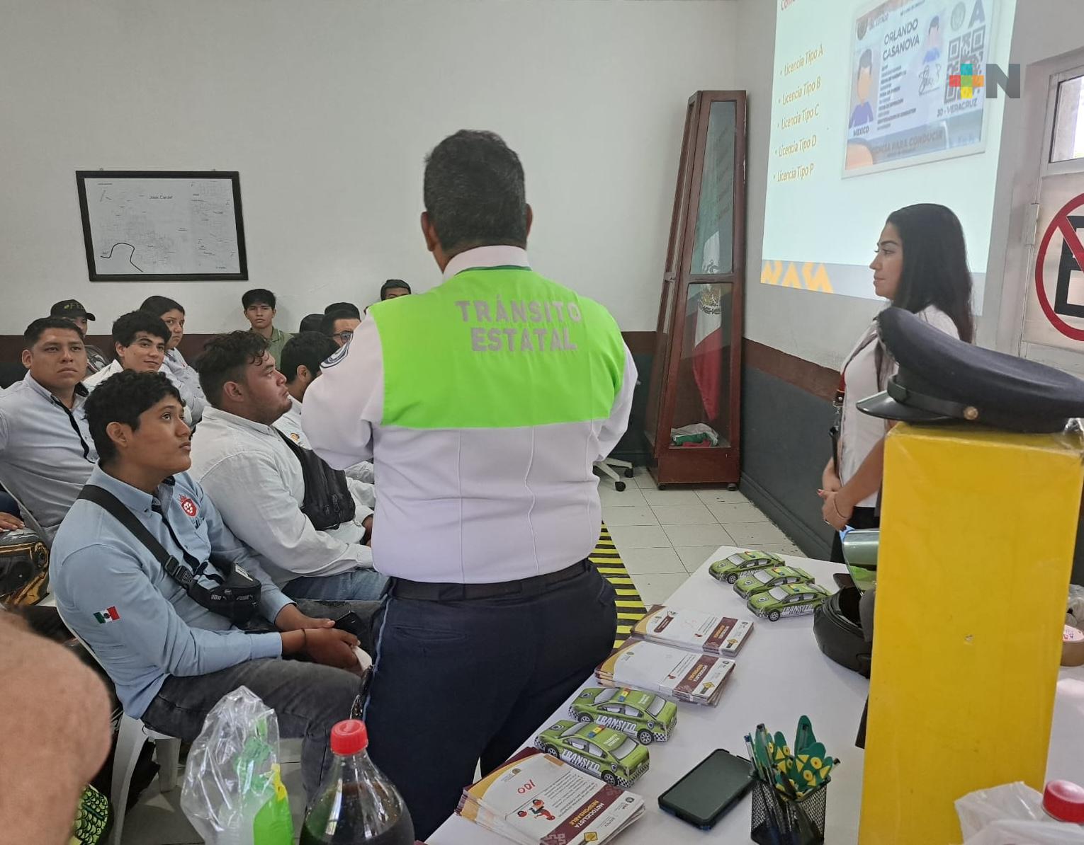 Imparte Tránsito del Estado curso de vialidad a motociclistas de Cardel