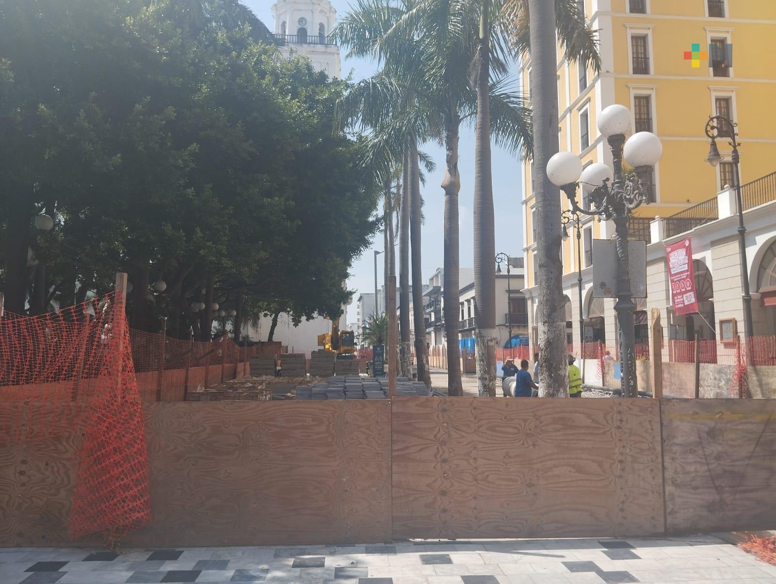 Lamenta ciudadanía las condiciones del zócalo de Veracruz debido a las obras