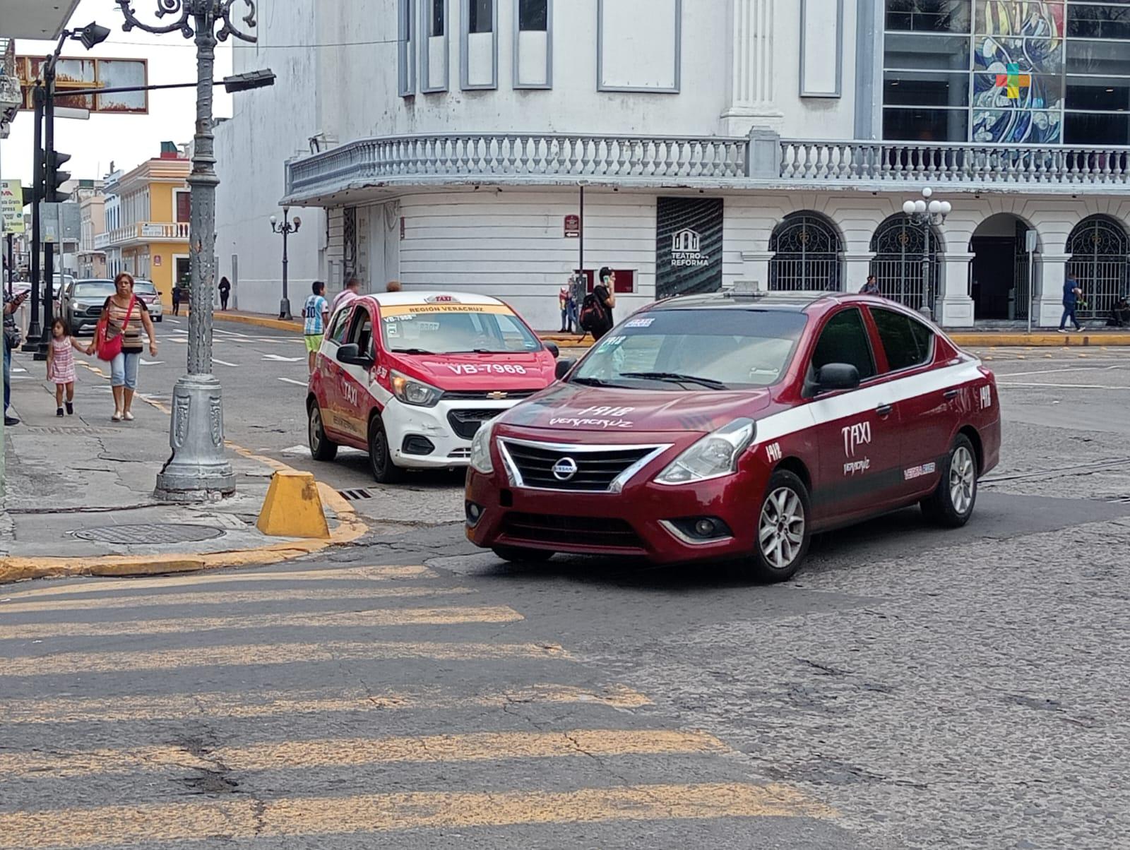 Baches en calles del municipio de Veracruz, queja constante de taxistas