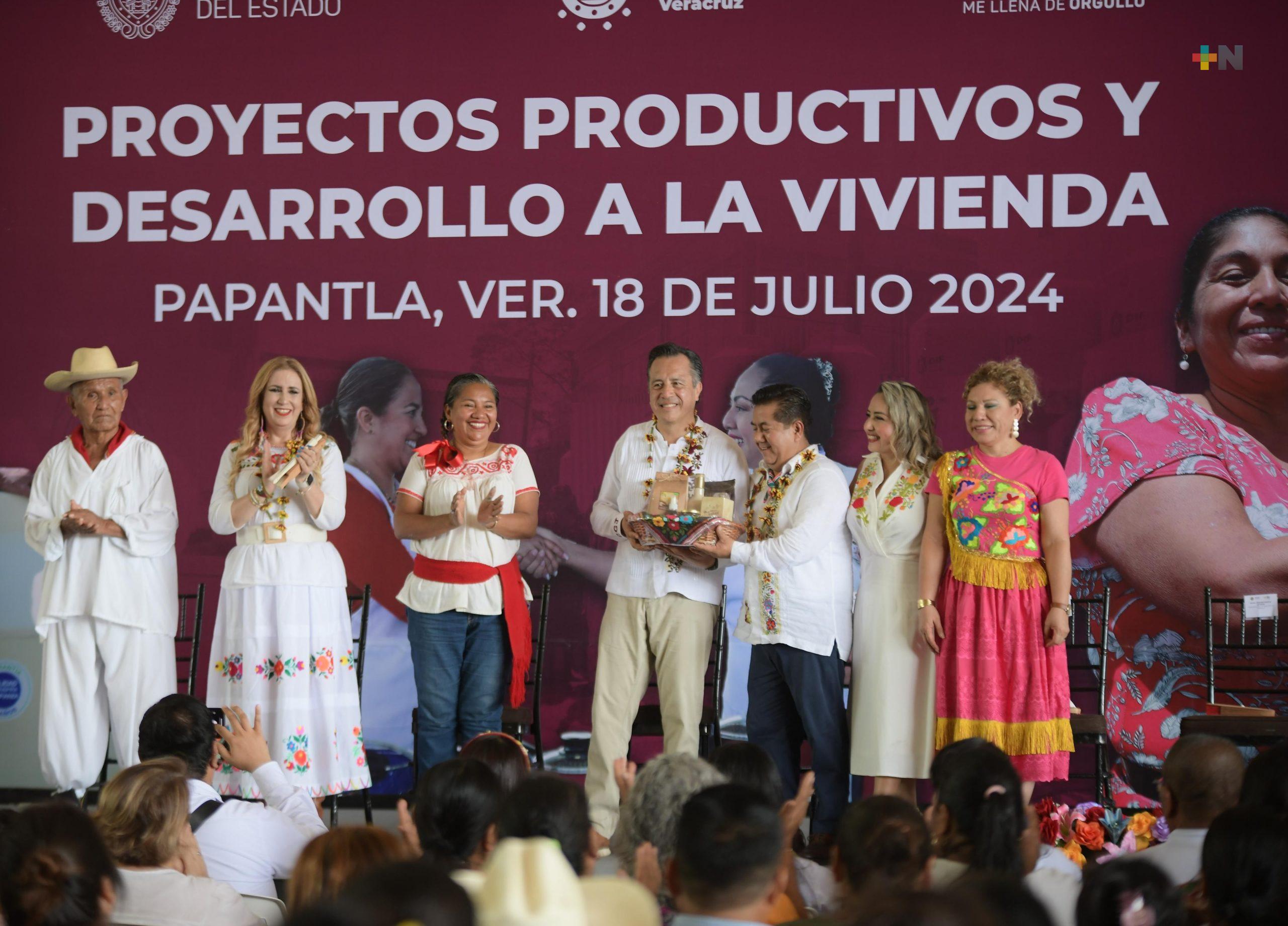 Humanismo y honestidad, claves para abatir el rezago: Cuitláhuac García