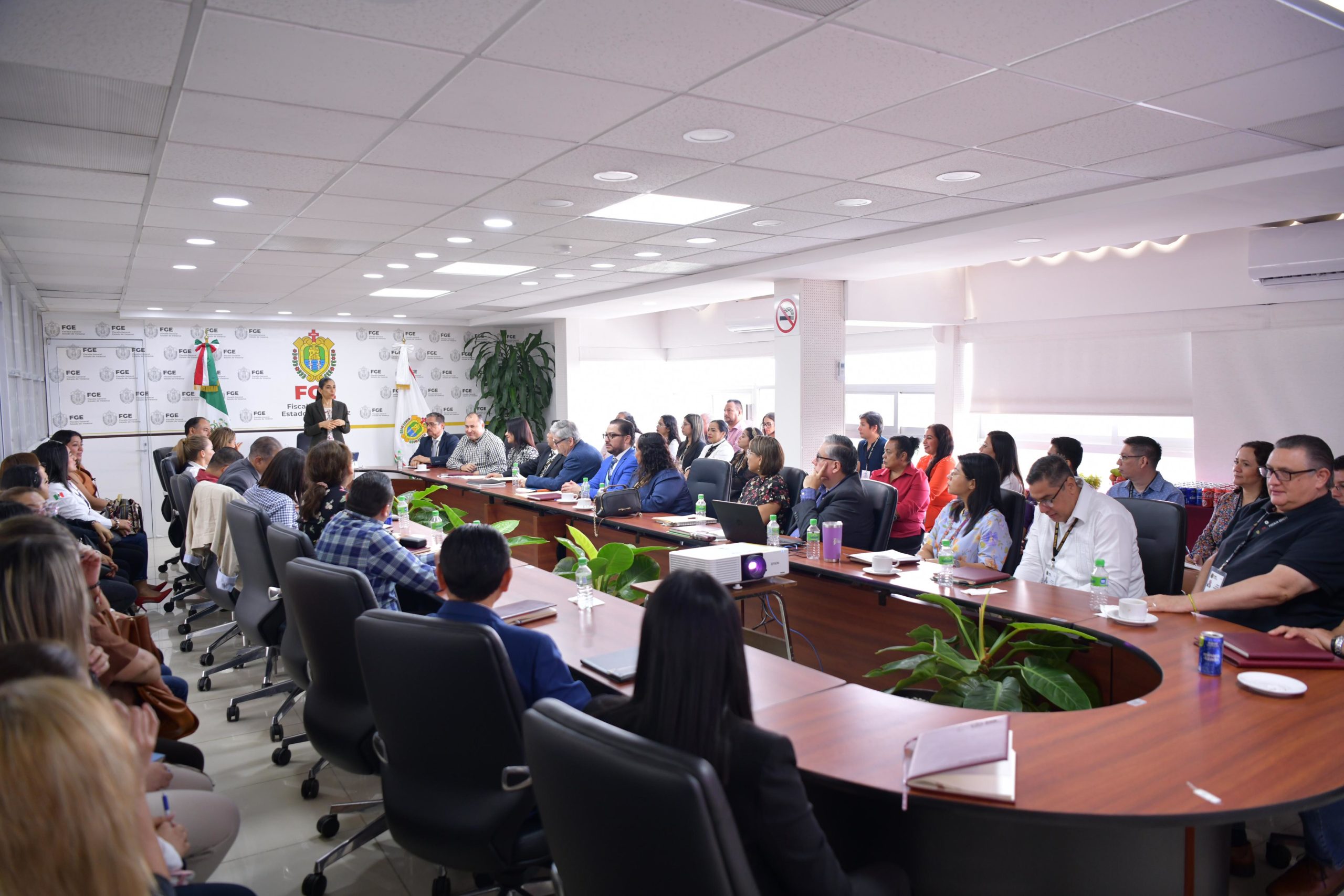 Fiscal general sostiene reunión de trabajo con fiscales regionales