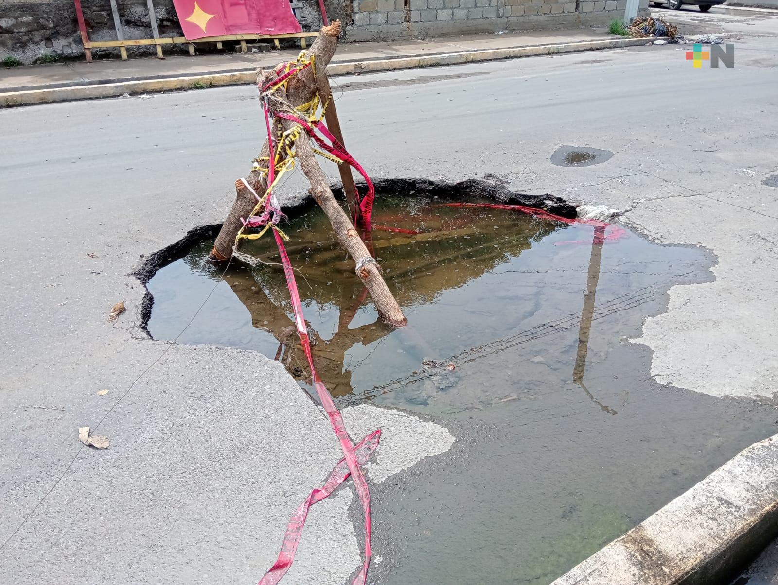 Reportan hundimiento en avenida Jiménez de Veracruz