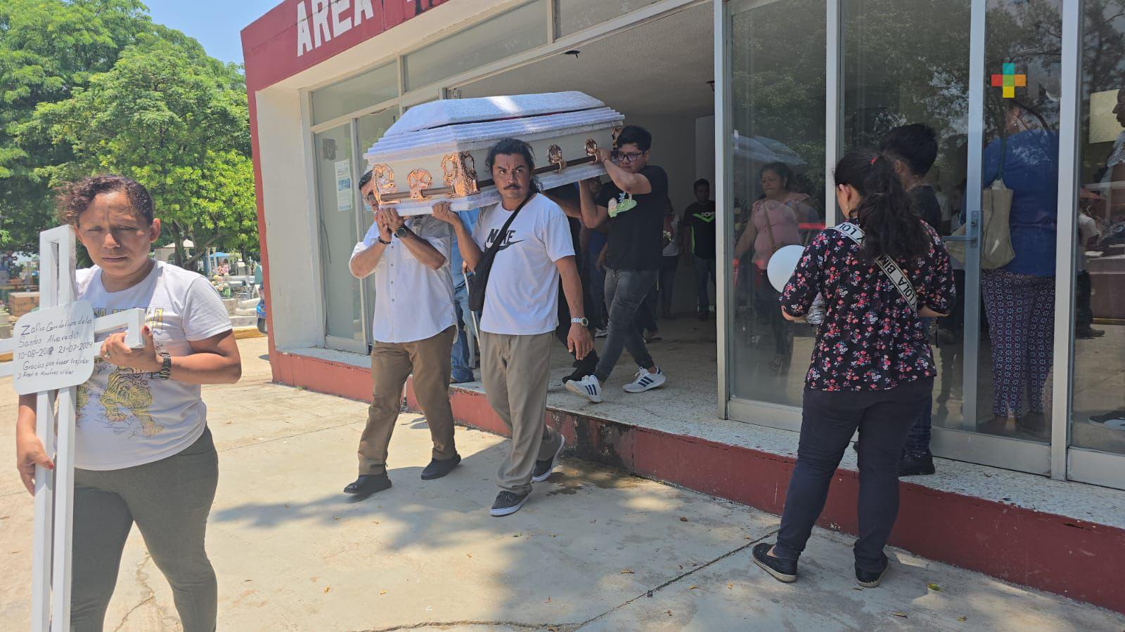 Dan último adiós a Zafiro Guadalupe; piden justicia