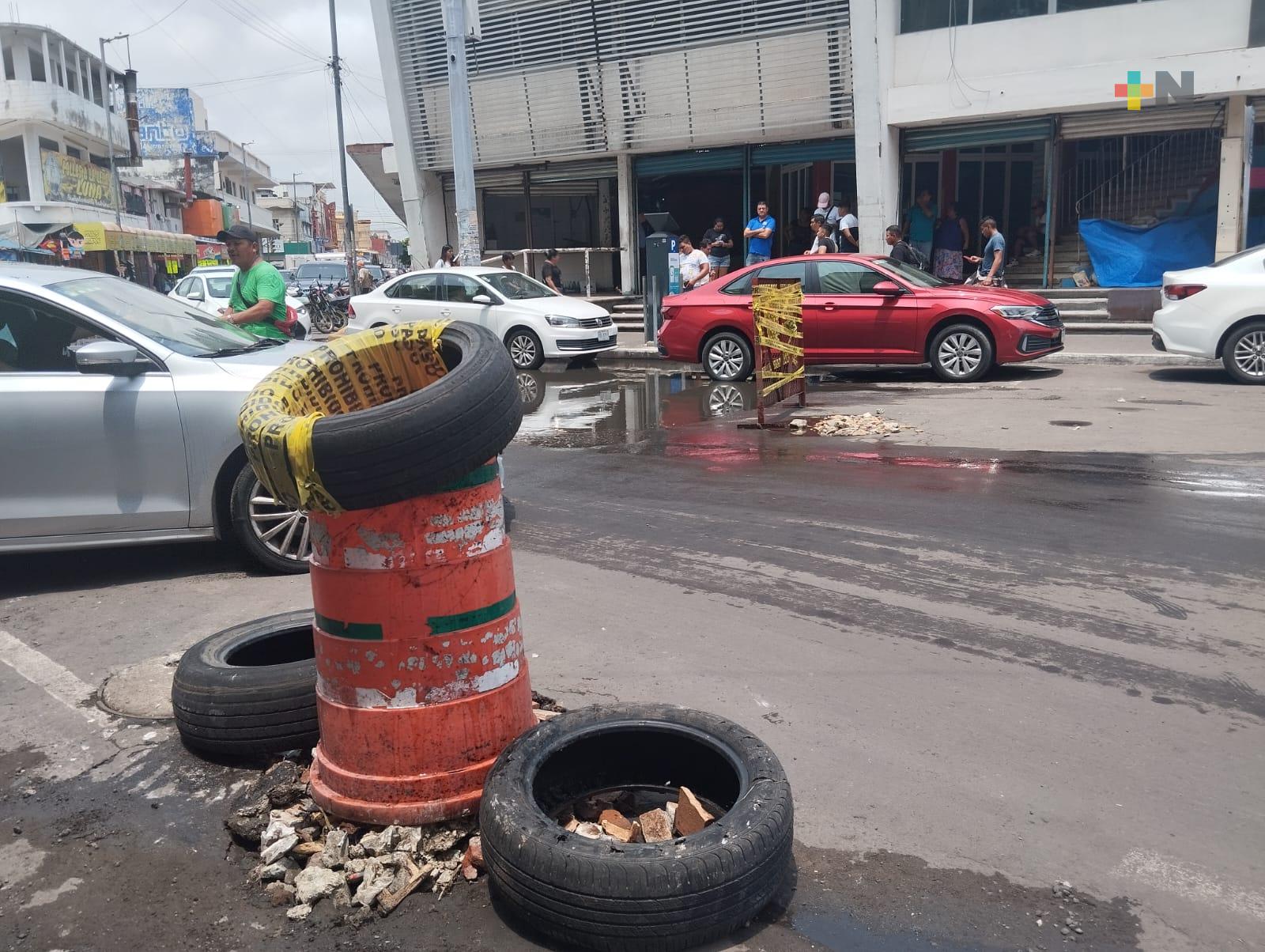 En malas condiciones las calles aledañas al mercado Hidalgo en Veracruz puerto