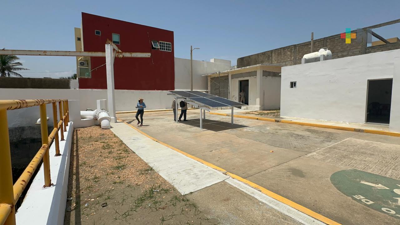Presenta CMAS Coatzacoalcos maqueta de celdas fotovoltaicas para ahorrar energía eléctrica