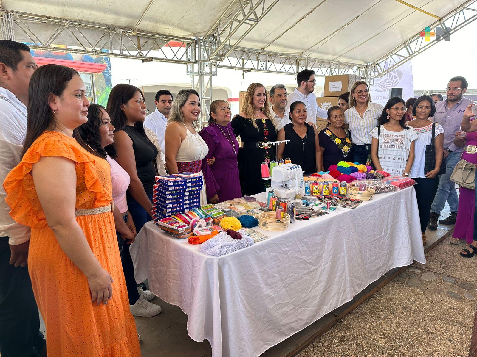 Más de mil apoyos entrega DIF estatal a beneficiarios de la región sur