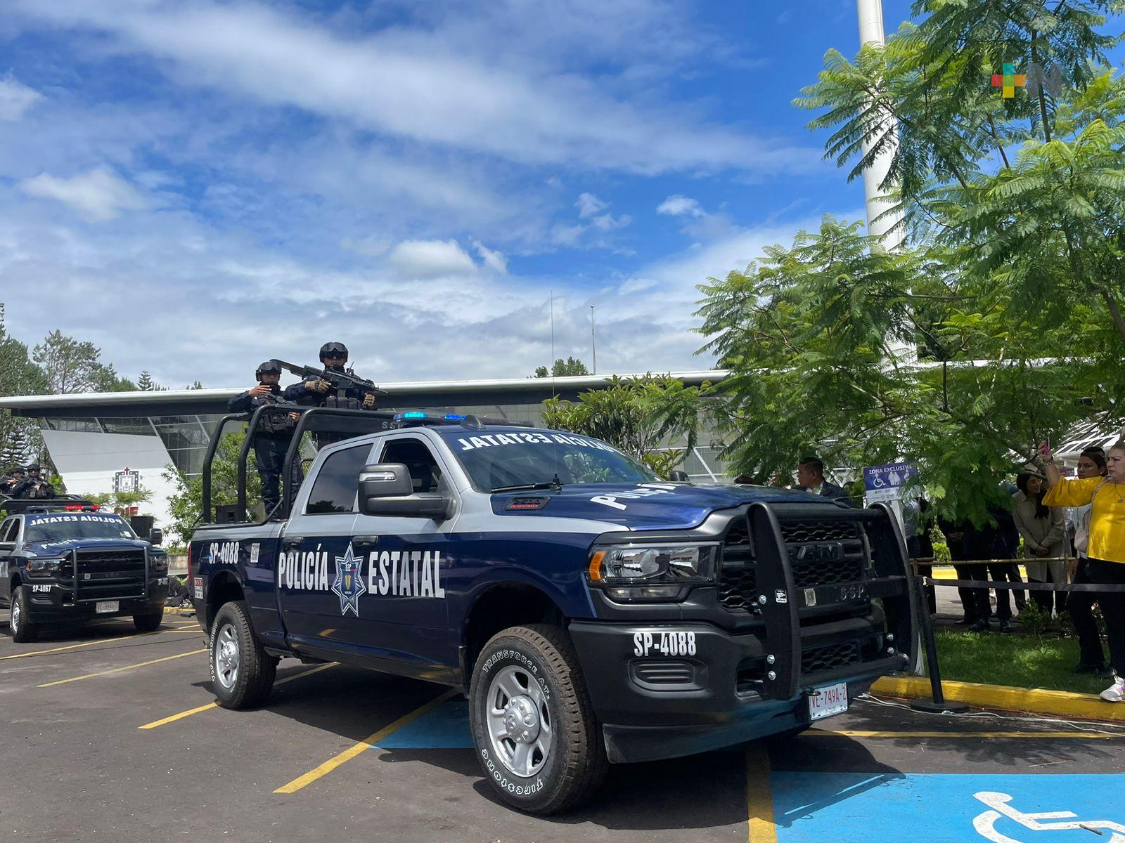 Cuitláhuac García entrega 47 patrullas nuevas a la Secretaría de Seguridad Pública