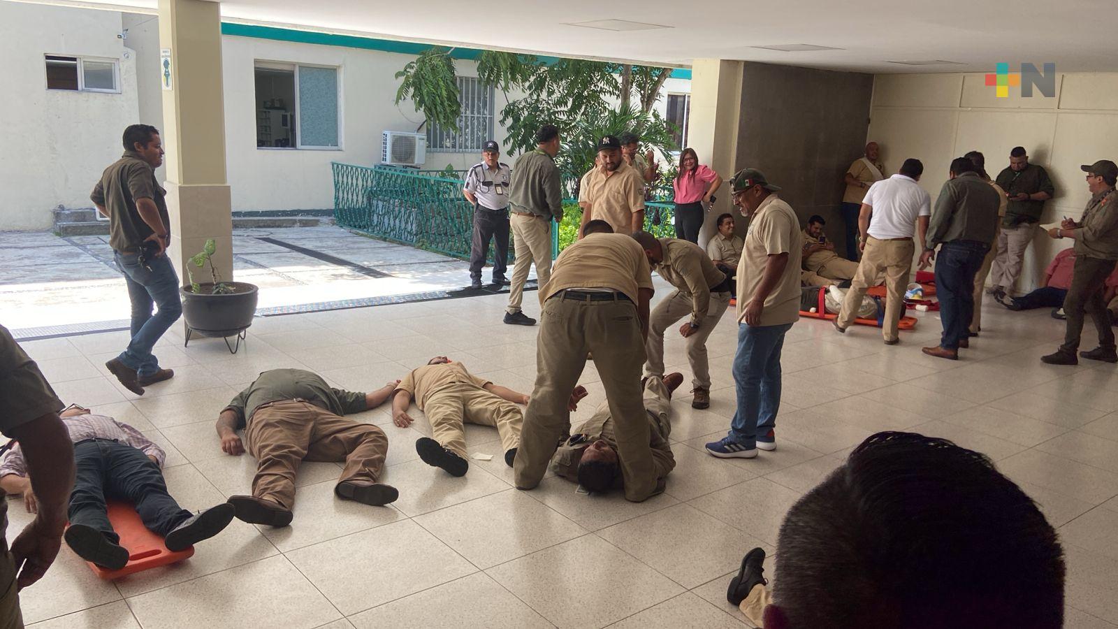 Capacitan a operadores de ambulancia del IMSS Veracruz sur en primeros auxilios