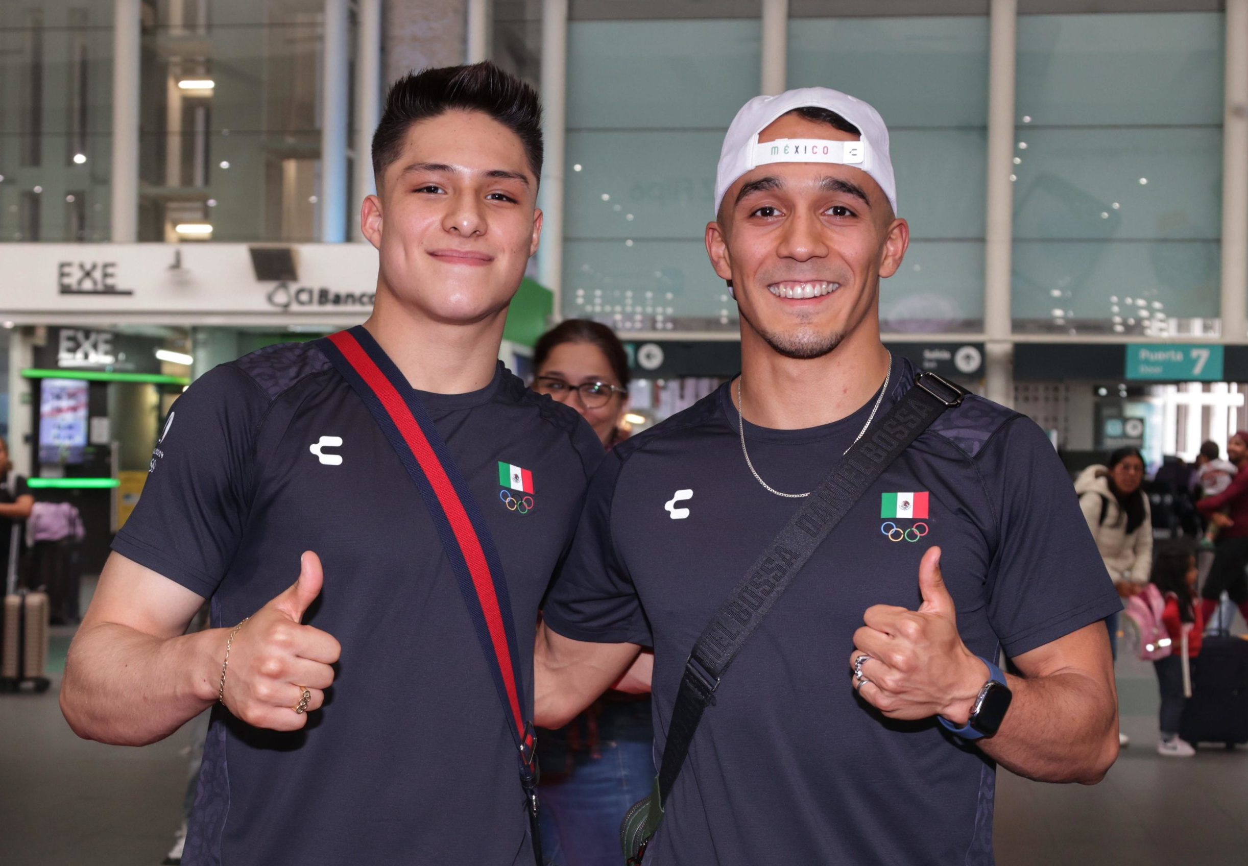 Osmar Olvera encabeza contingente de clavadistas que parte con rumbo a París 2024