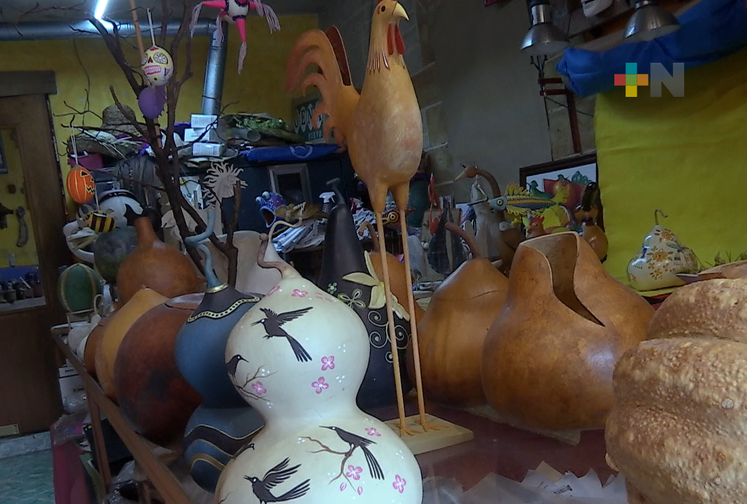 Aurearte está dedicado a elaboración y comercialización de arte popular
